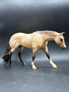 Breyer Dun American Quarter Horse Mare Retired Model Toy Collectible Equestrian